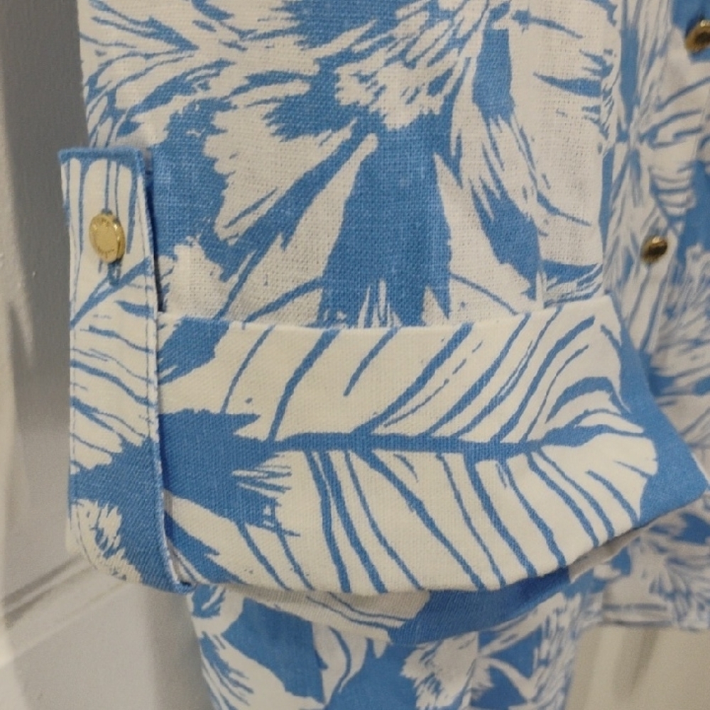 Anne Klein Corn Flower Blue and White Floral Button-Up Shirt - Picture 5 of 11